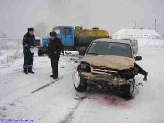 В Хакасии водитель не справился с управлением из-за снежного наката